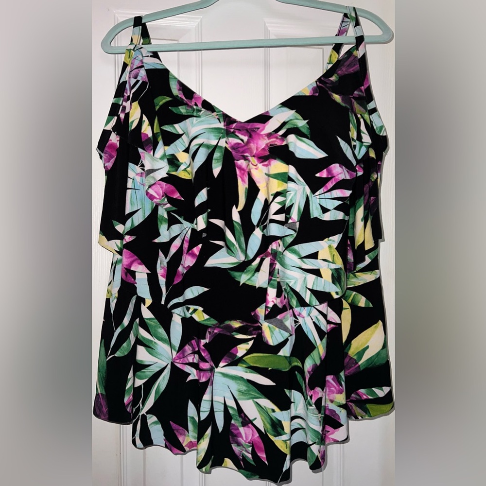 NWOT Swim Floral Tankini